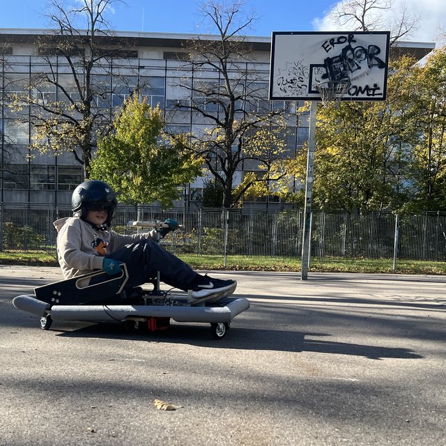 Solar Akkuschrauber Go Kart Rennen.