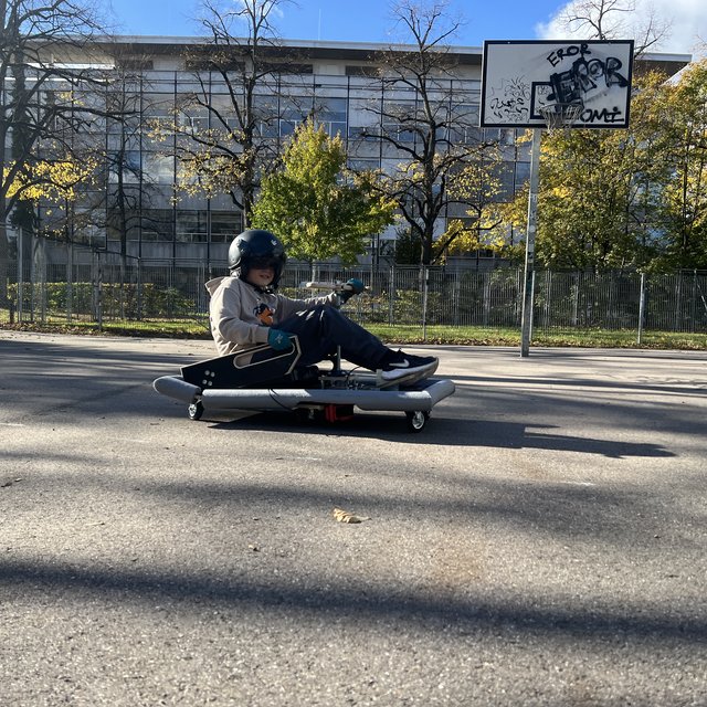 Solar Akkuschrauber Go Kart Rennen.